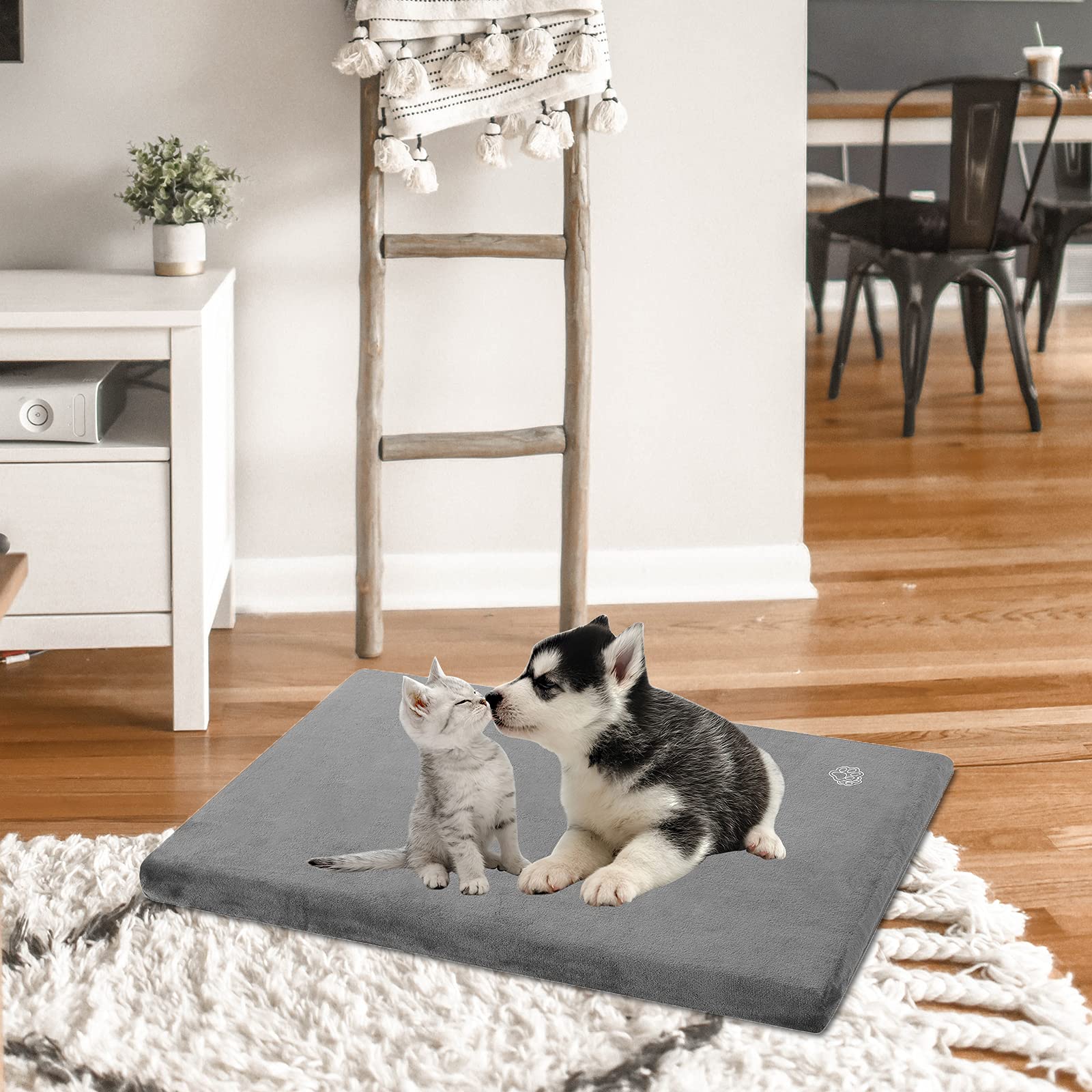 EMPSIGN Reversible Cool & Warm Dog Crate Pad | Waterproof, Washable Cover - feature view 40
